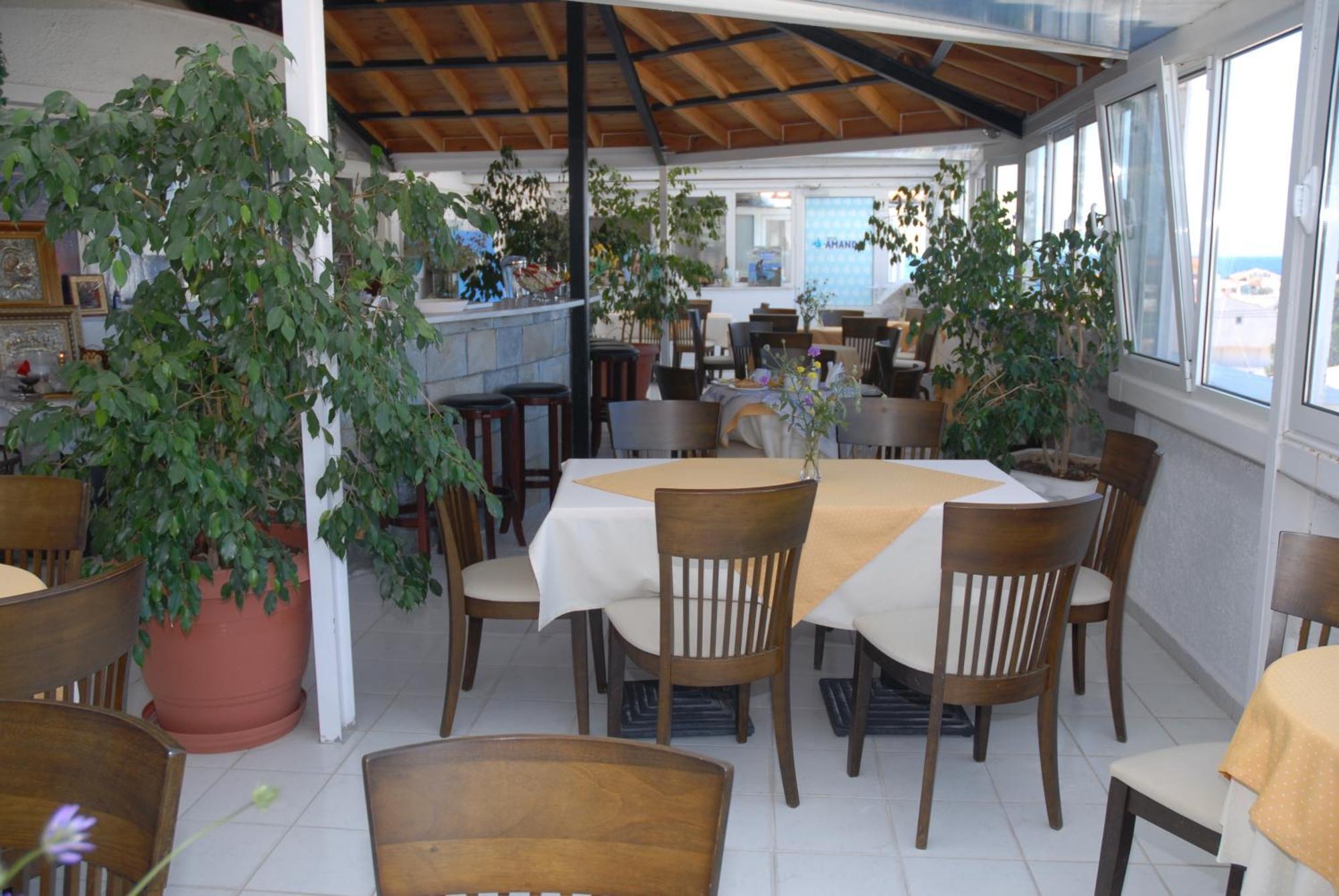 Amanda Hotel Karlovassi Exterior photo